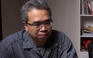 「Linbay好油」版主林裕紘指使友人自導自演恐嚇案件,害他遭到收押。(圖/翻攝黃國昌YT)