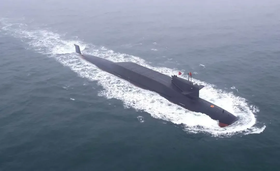 解放軍094型核動力彈道飛彈潛艦。(圖/新華社)