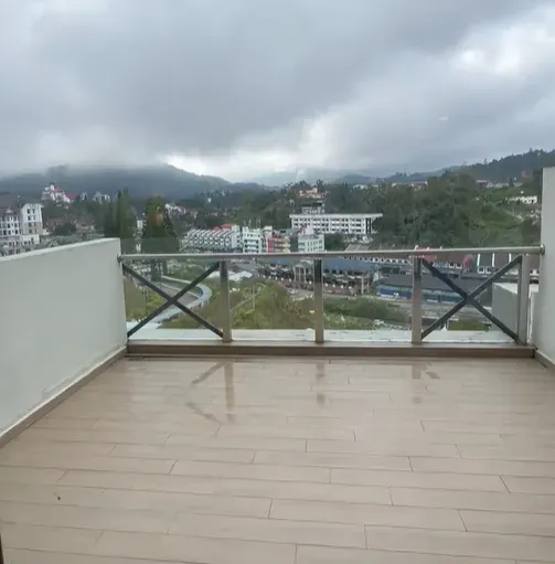 馬國五星級飯店還有超大陽台。(圖/翻攝自爆怨公社)