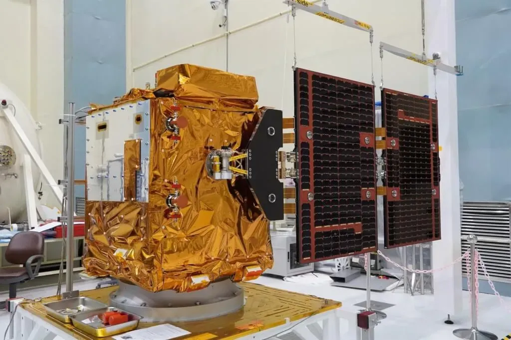 台灣首顆自製氣象衛星獵風者。（圖取自國家太空中心TASA臉書）
