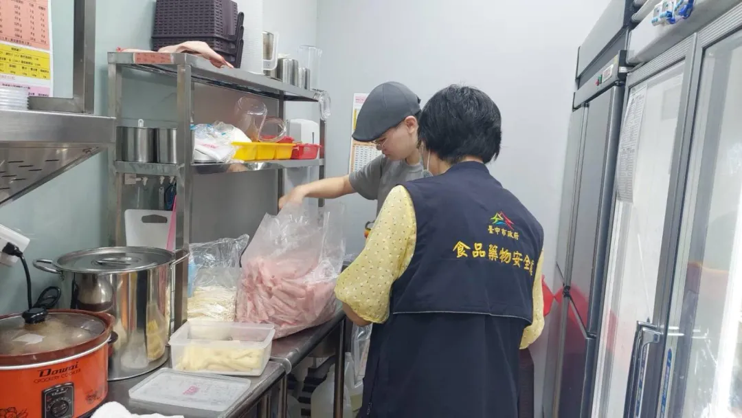 台中市府稽查豬肉。(圖/台中市政府提供)
