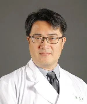 關渡醫院院長陳亮恭。(圖/截取自臺北榮總官網)