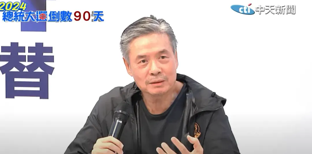 某資深媒體人爆料,指金溥聰掛電話間接讓柯文哲15日翻臉,侯競辦22日還原經過,痛批有心人士刻意帶風向誤導。(圖,金溥聰/中天新聞)