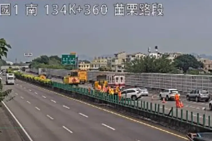 國1南下134K+360苗栗路段發生車禍。（圖／中天新聞）