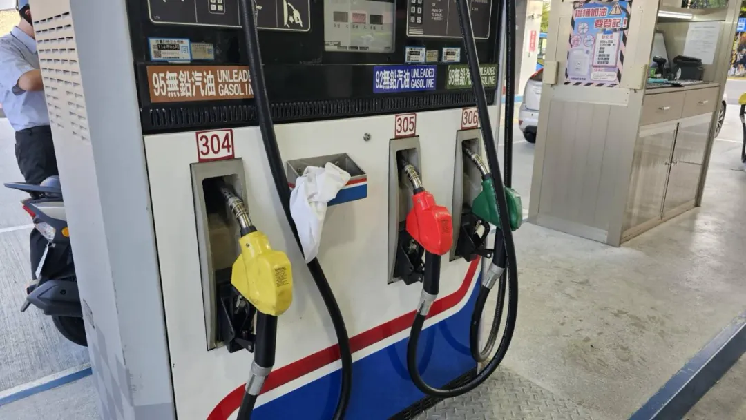 國內油價有望連7降。(圖/陳儷文 攝)