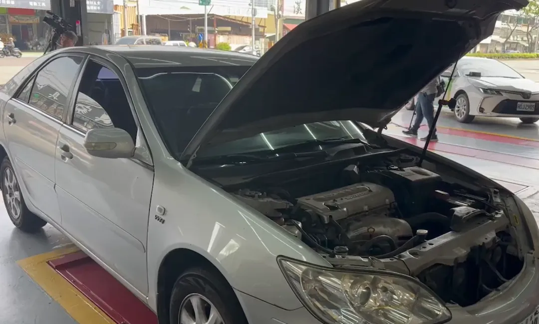 台中市發生員警開立不實吊銷單,讓車主藉違法方式取回車輛。(圖/中天新聞)