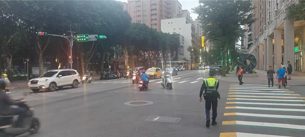 桃警配合主辦單位規畫,加強假日期間交通宣導及交維措施。(圖/警方提供)