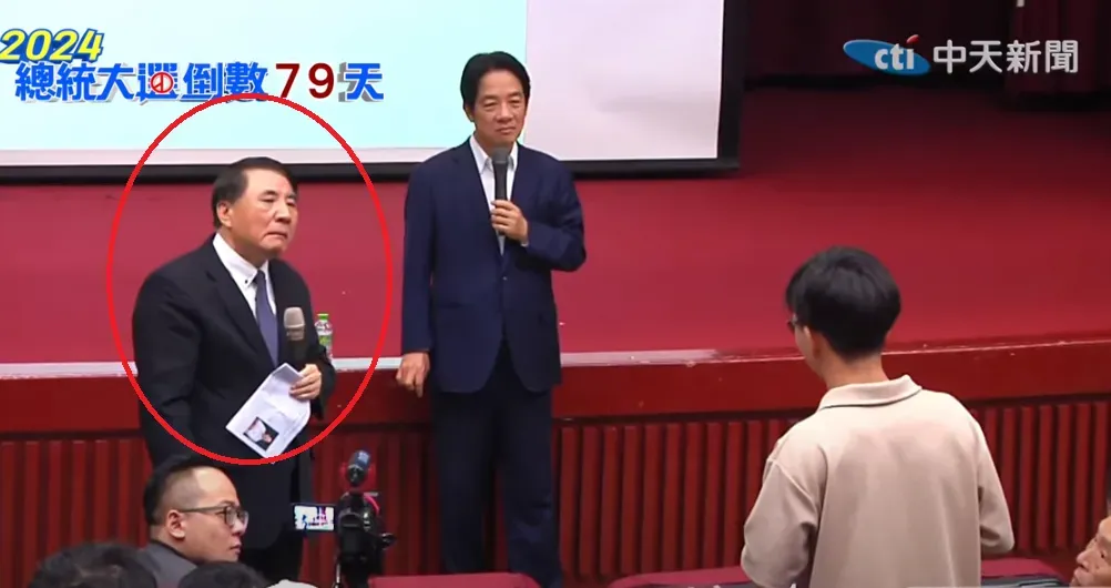 海大校長許泰文打斷學生發言。(圖/中天新聞)