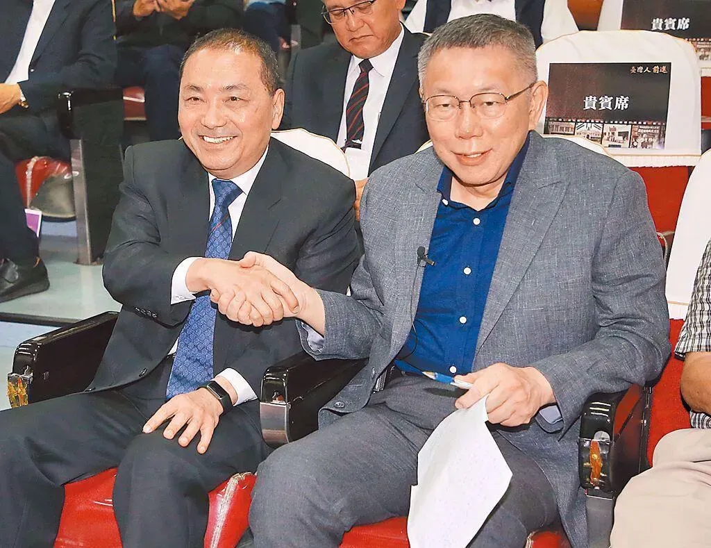 侯友宜(左)和柯文哲(右)最終是否會搭檔參選2024,成外界關注話題。(圖/資料照)