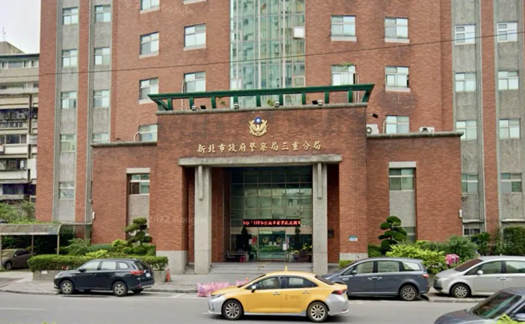 邱婷蔚為此還叫三重警分局長和交通組長到她服務處解釋。（圖／翻攝自Google map）
