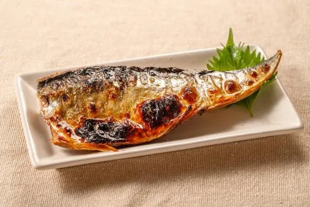鯖魚是便當常見的菜色,平價且富含豐富的Omega-3脂肪酸,吃1片,即可獲得1周所需的魚油量