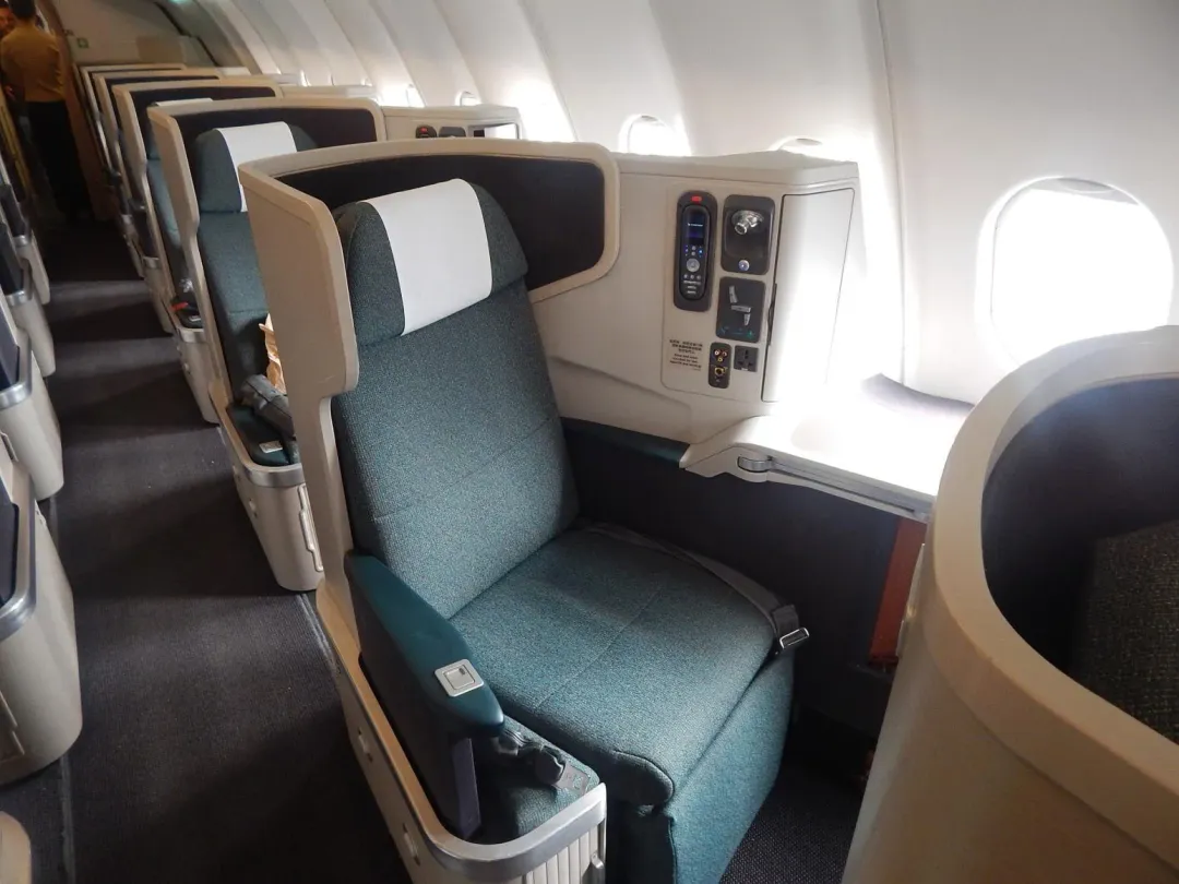 藍色巴西航空有班機上有女性猝逝,與整機乘客伴飛數小時(示意圖/翻攝pixabay)