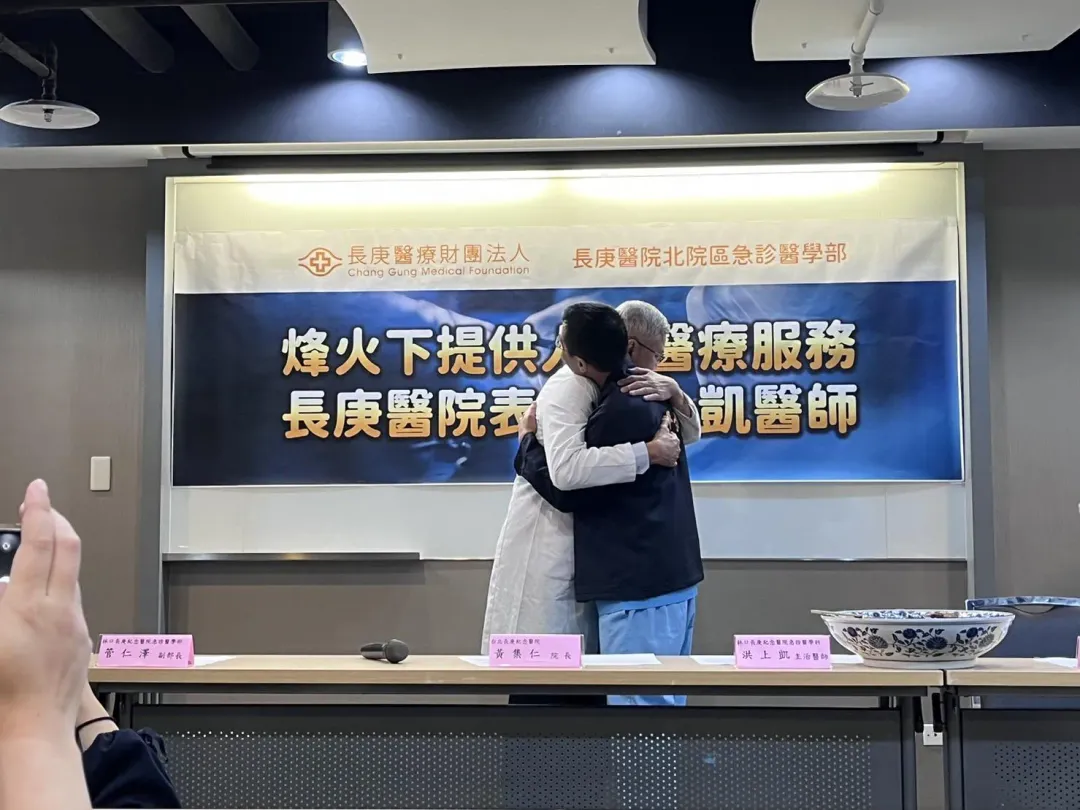 台北長庚醫院院長黃集仁表示，洪上凱願意參加無國界醫生前往戰區服務，令人敬佩。（圖／記者蔡庭語攝）