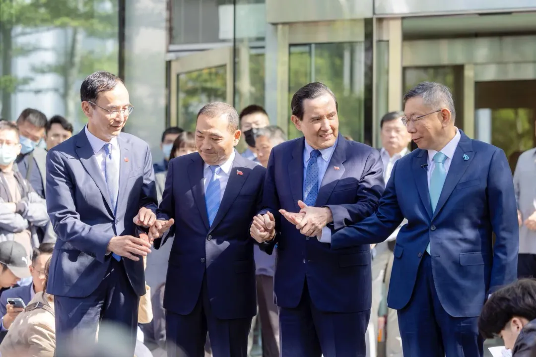 羅智強表示，昨天因為「藍白合」開心得失眠了（攝自中天新聞）