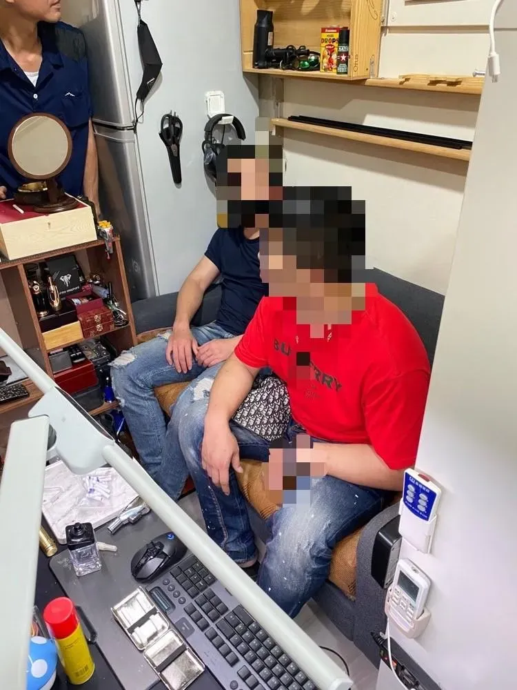 家裡經營連鎖果菜賣場的陳男,招募外籍移工販毒被逮。(圖/翻攝畫面)