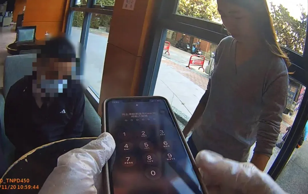 警方逮捕19歲車手，查獲投資公司開具100萬元收據、手機2支等物。（圖／台南市警局提供）