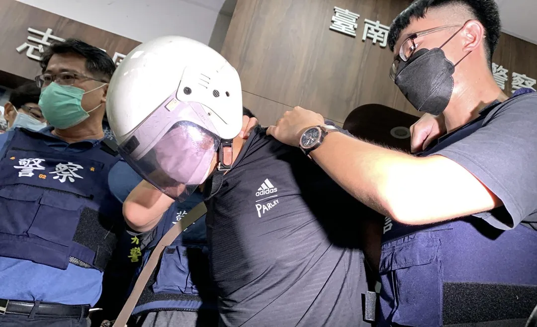 殘忍殺害雙警的林信吾目前尚未伏法。（圖／中天新聞）