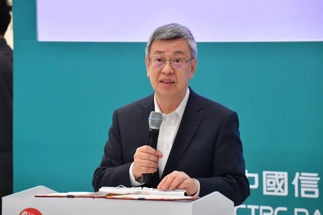 行政院長陳建仁依憲政慣例提出內閣總辭。(圖/行政院提供)