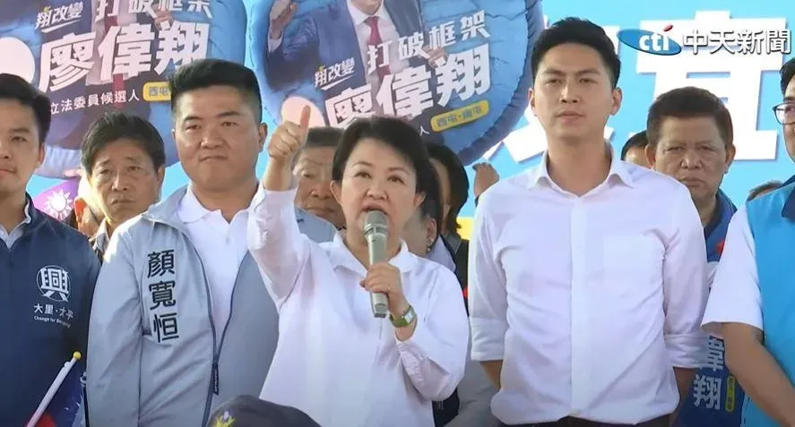 盧秀燕希望大家支持會爭取預算、會建設的立委顏寬恒。(圖/中天新聞)
