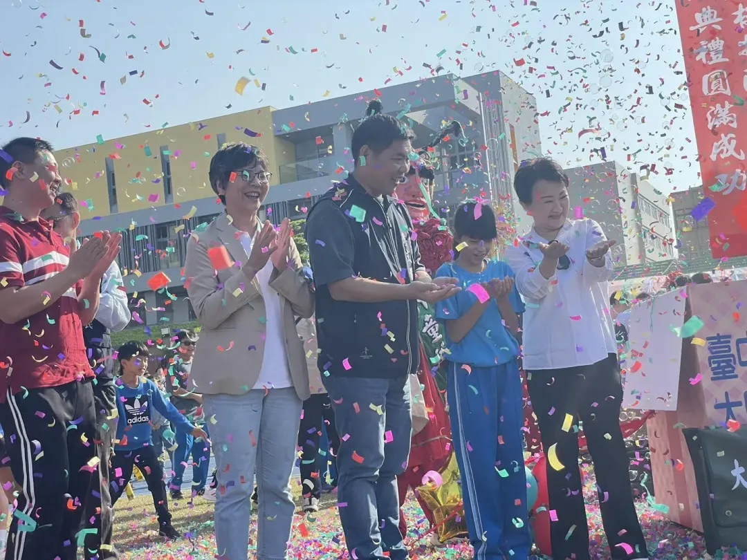 蔡壁如和盧秀燕一起出席活動。(圖/翻攝蔡壁如臉書)