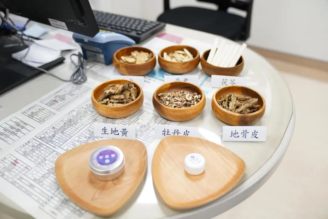 除了中醫的內服藥外，還可以配合針灸和中藥藥膏。（圖／中醫大新竹附醫提供）