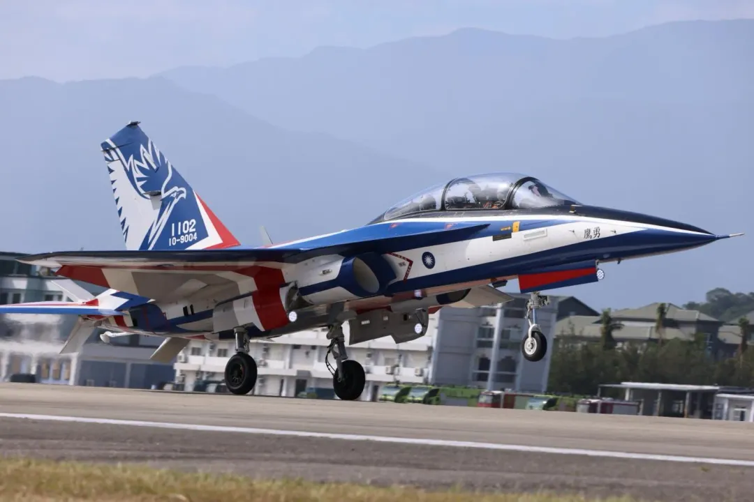 空軍勇鷹高教機。(圖/中天新聞)