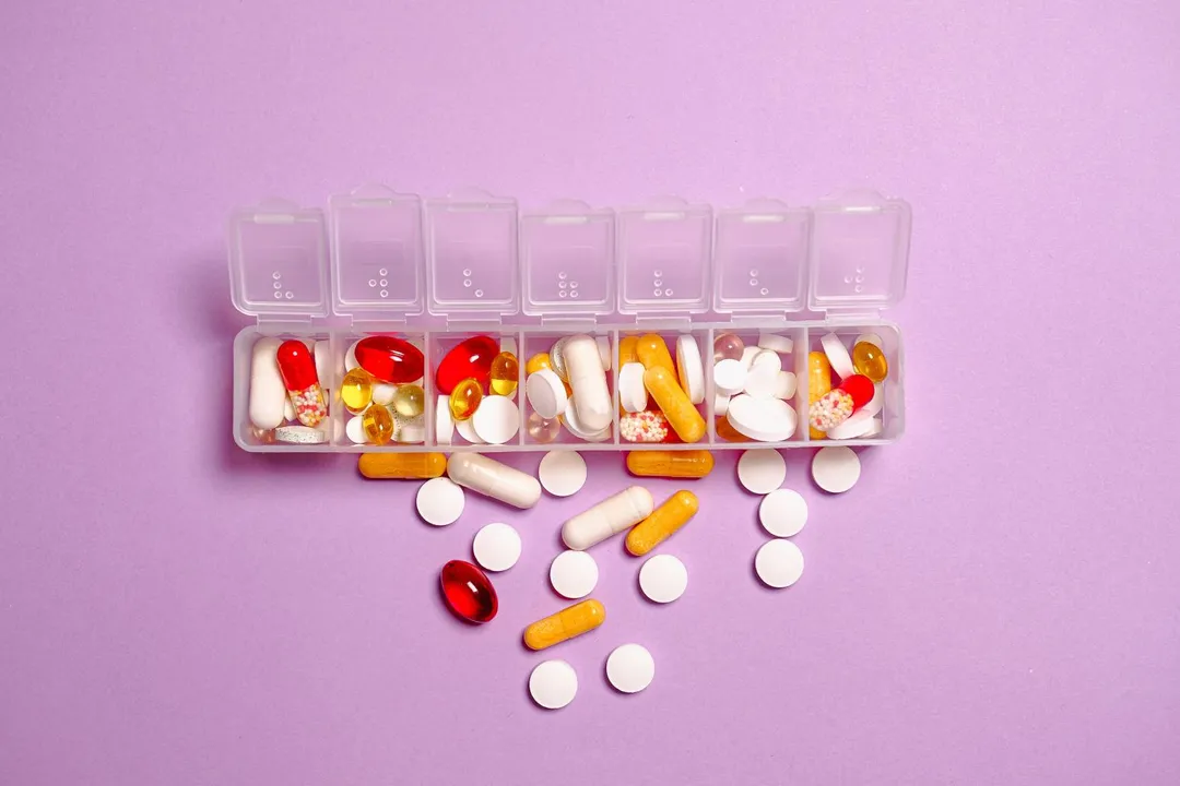 蔡明劼強調，真正維持健康的方式是規律作息、均衡飲食與持續運動，而不是依賴一顆顆「神奇膠囊」。（示意圖／Pixabay）