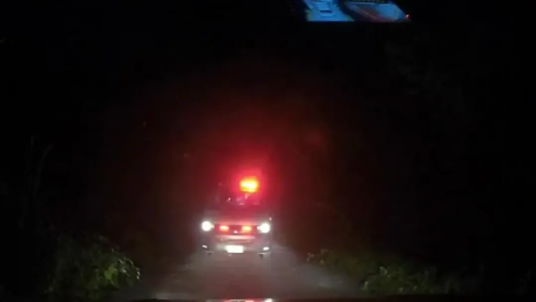 警消到場時，余男已無生命跡象，送醫搶救仍宣告不治。（圖／中天新聞）