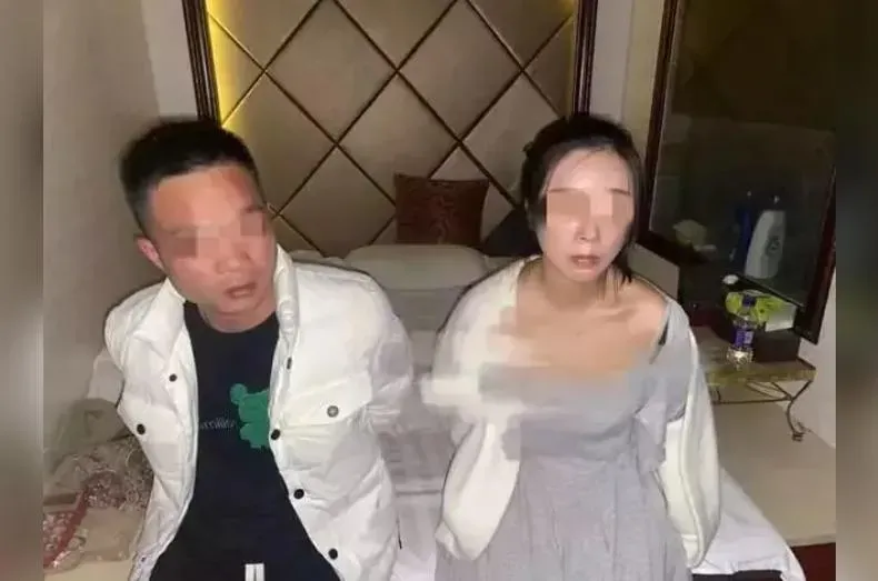 賣淫集團櫃台狂喊「444」,原來竟是通知嫖客和小姐「警察來了」。(圖/翻攝微博)
