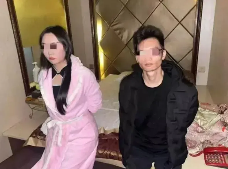 多名男女在掃黃現場被抓獲 。(圖/翻攝微博)
