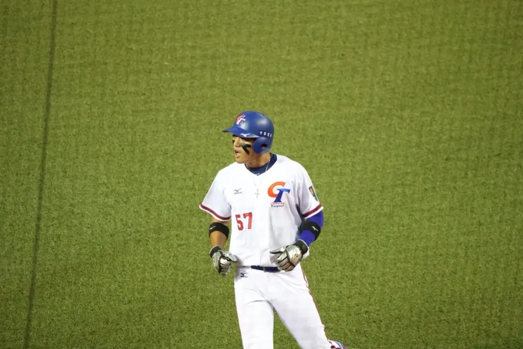 拿莫．伊漾擊出中左外野深遠二壘安打。（圖／温振甫攝）