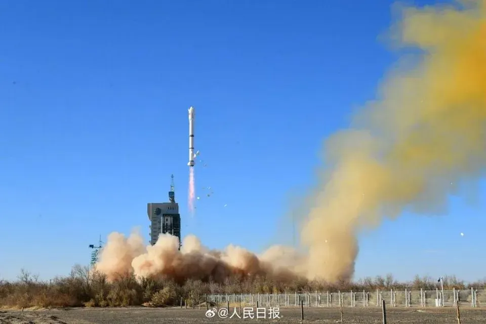 大陸甘肅酒泉衛星發射中心發射衛星火箭。（圖／人民日報）