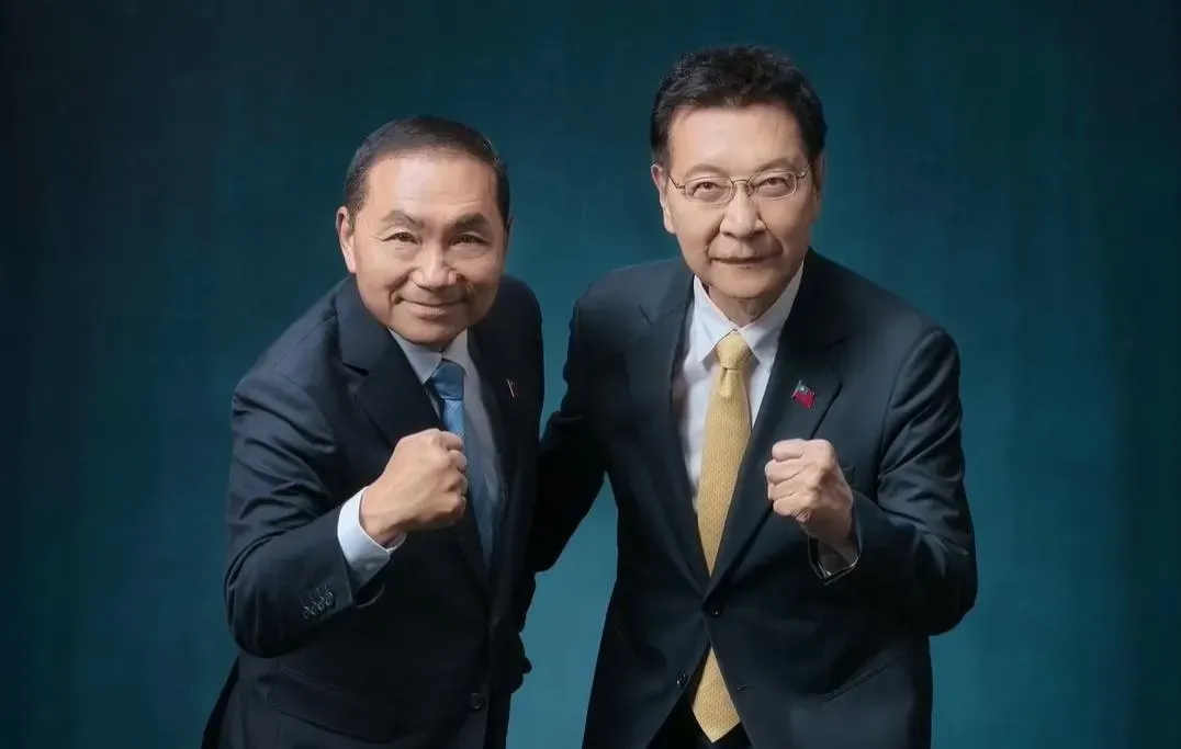 張小燕12日力挺「好好做事」的候選人,侯友宜、趙少康都留言感謝。(圖/翻攝侯友宜臉書)