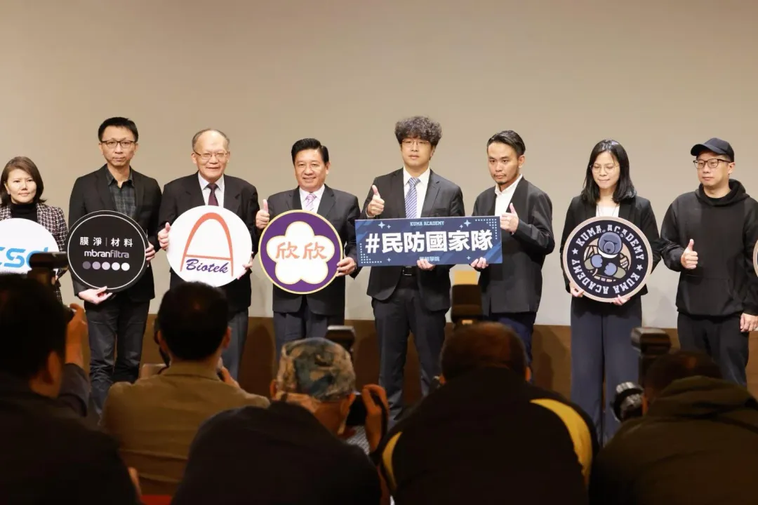 黑熊學院院長沈柏洋與民間企業合作,成立民防國家隊。(圖/中天新聞,李俊毅攝)