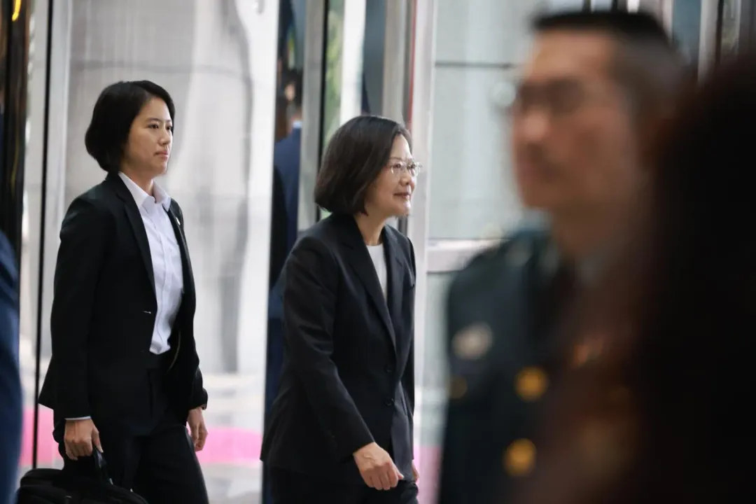 國防部今日舉行「112年下半年陸海空軍晉任將官勗勉」典禮，邀請蔡英文總統勗勉。(圖/李俊毅攝)