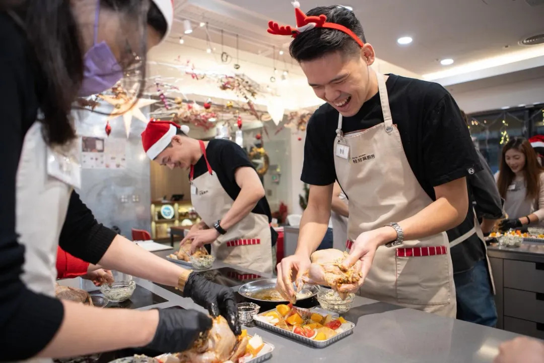 節慶好友共同料理創造回憶。（圖／桂冠-窩廚房提供）