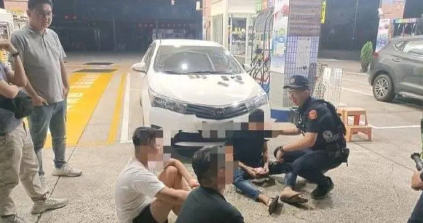 台南男遭人擄走毆打跳舞凌虐,警方5小時內成功救人。(圖/翻攝畫面)