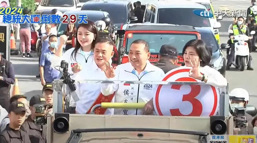 侯友宜15日前往雲林車隊掃街拜票(攝自中天新聞)