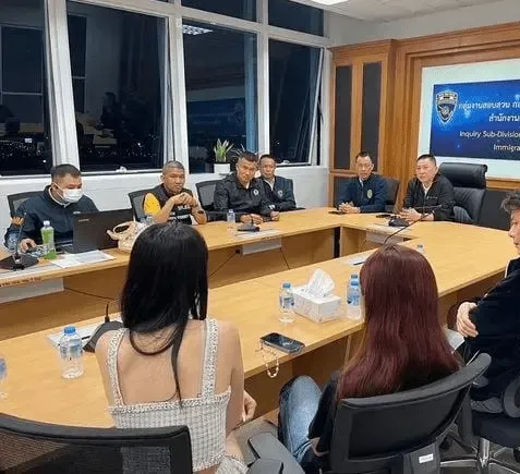 陸百萬網紅遭泰國警方傳喚。 （圖／翻攝微博）