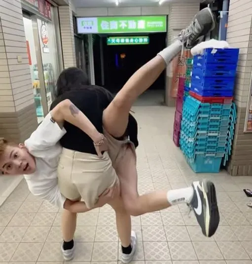 孫生和惟惟挑戰成功。（圖／wackyboys520 IG）