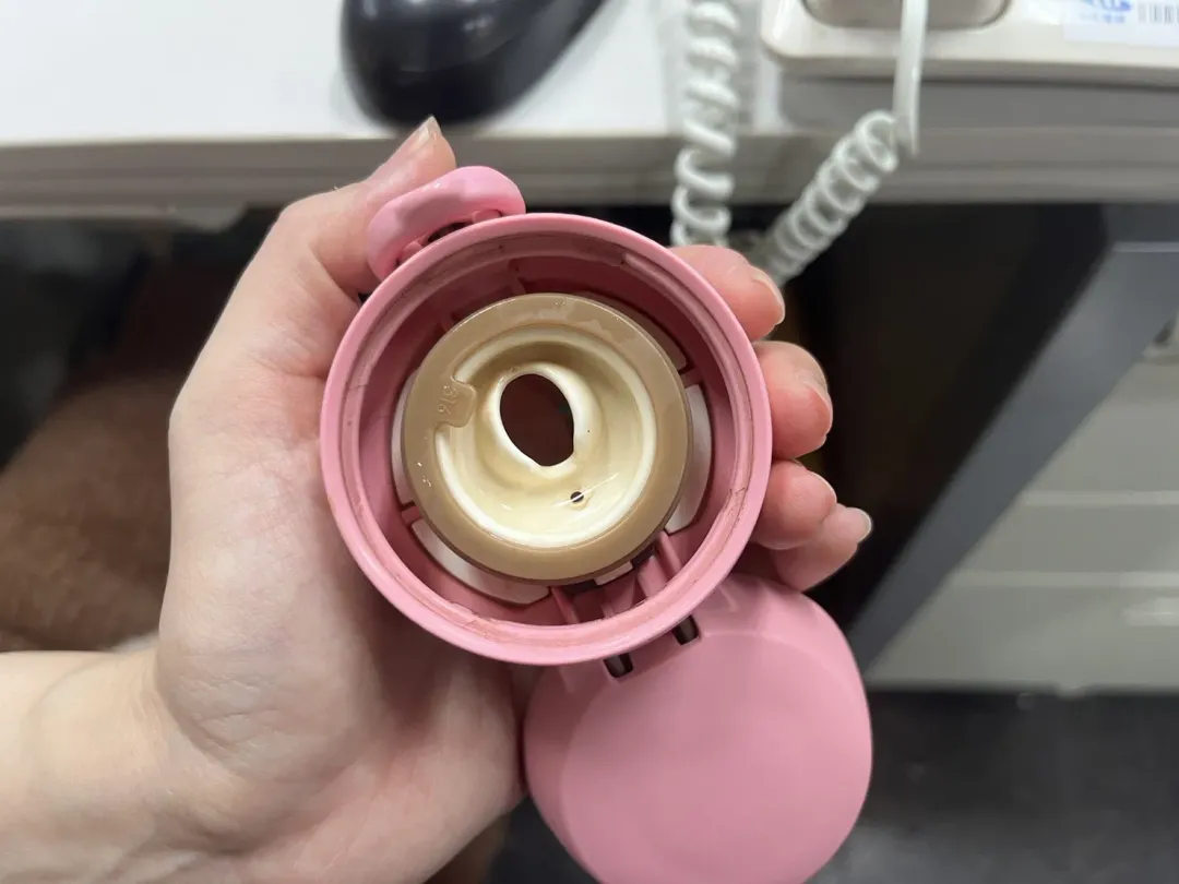 美國一名19歲女大生從今年8月反覆生病,前後跑了4次急診,某次發現自己久病不癒的根源竟然就是自己天天在用的水壺。(圖/資料照)