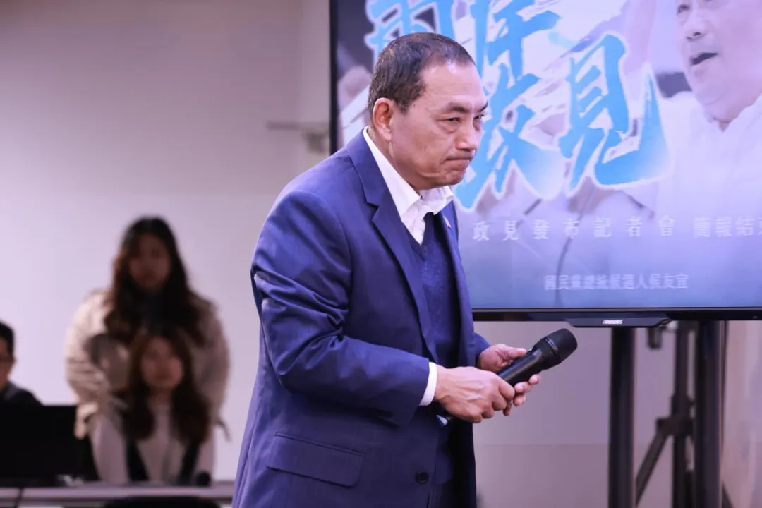 國民黨總統候選人侯友宜,今在競辦舉行兩岸政策記者會。(圖/中天新聞,李俊毅攝)