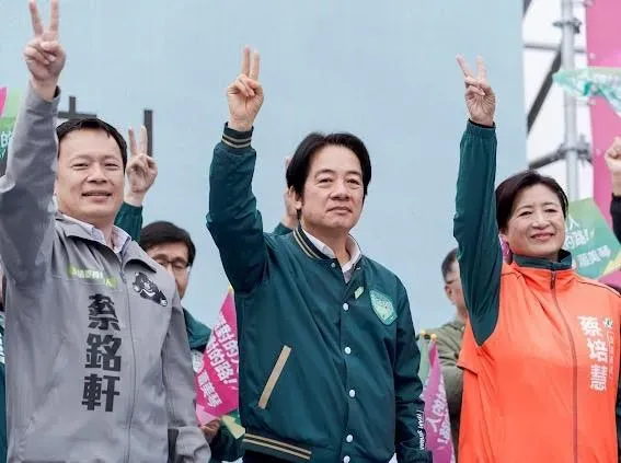 侯友宜怒轟賴清德行政院長任內大砍勞工7天假。（圖／賴清德競總提供）