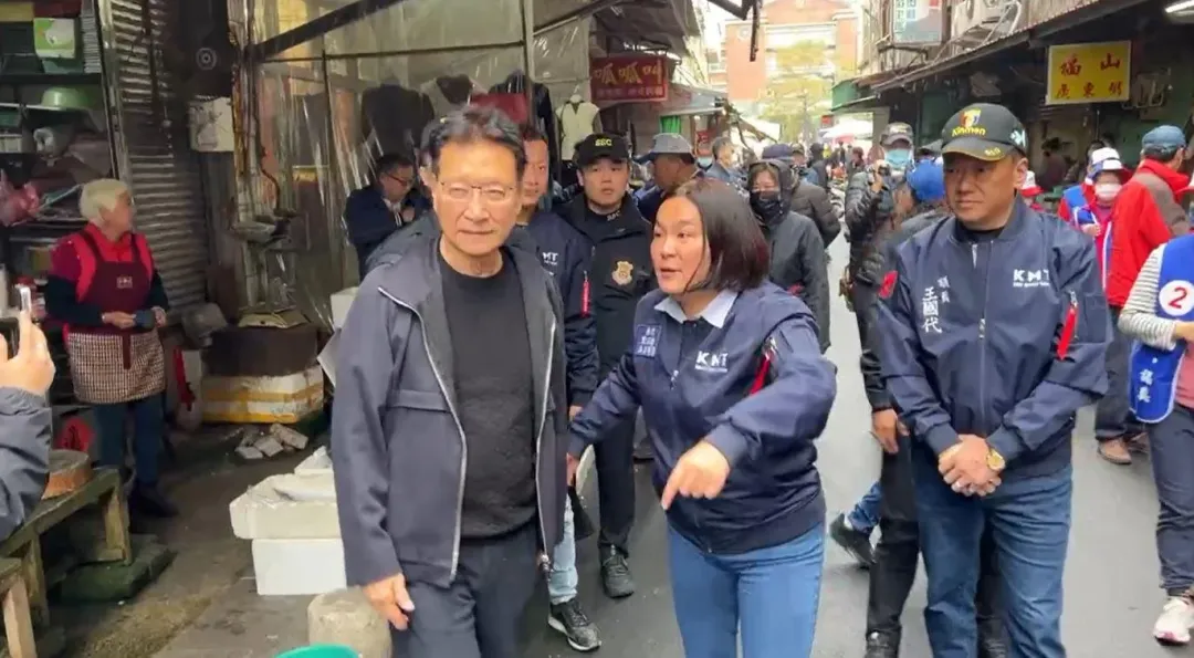 趙少康前往金門偕同陳玉珍拜票。（圖／翻攝自趙少康臉書）