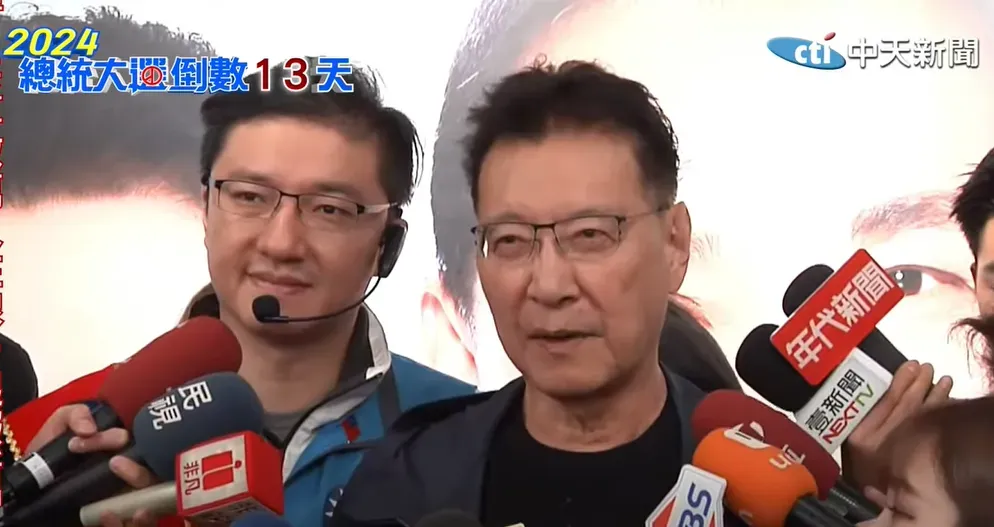 趙少康今受訪時怒轟,王義川算什麼東西,不要拿王的問題來他。(圖/中天新聞)