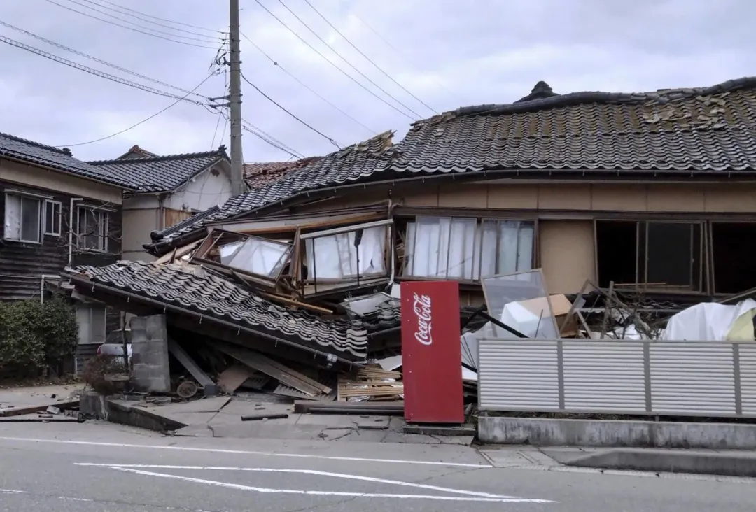 日本石川縣能登半島1日下午發生規模7.6強震。(圖/美聯社)