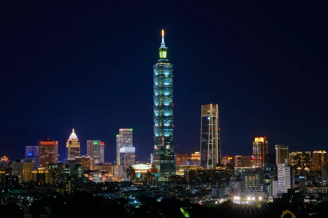 台北101大樓雖然高,卻因為避開台北地震週期,避震程度比8到16層樓高的建物安全。(示意圖/取自pexels)
