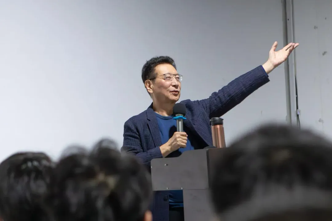 趙少康表示,侯康若當選,一定大幅提高勞動及勞保基金的報酬率,為勞工造福。(圖取自趙少康臉書)