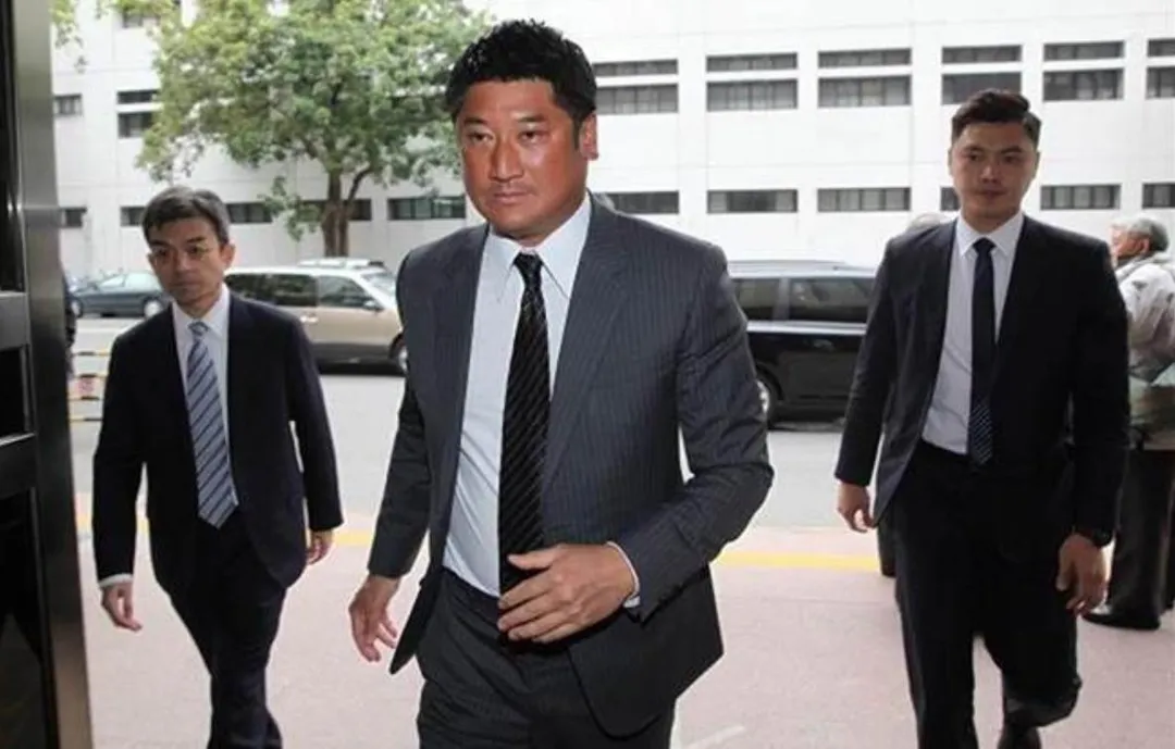 高院裁定，提出新台幣2億元保證金後，解除辜仲諒的出境限制與科技監控，並責付律師，得以前往參加亞錦賽。（圖/資料照片）