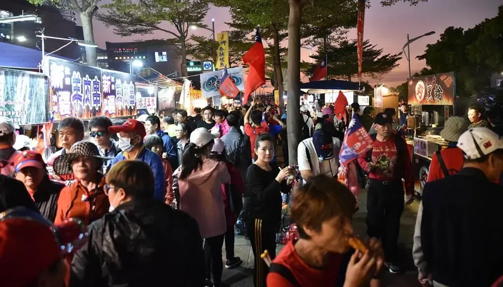 陳揮文表示,以前韓國瑜造勢,根本沒有便當吃,大家都是去國瑜夜市買東西吃。(圖/資料照)